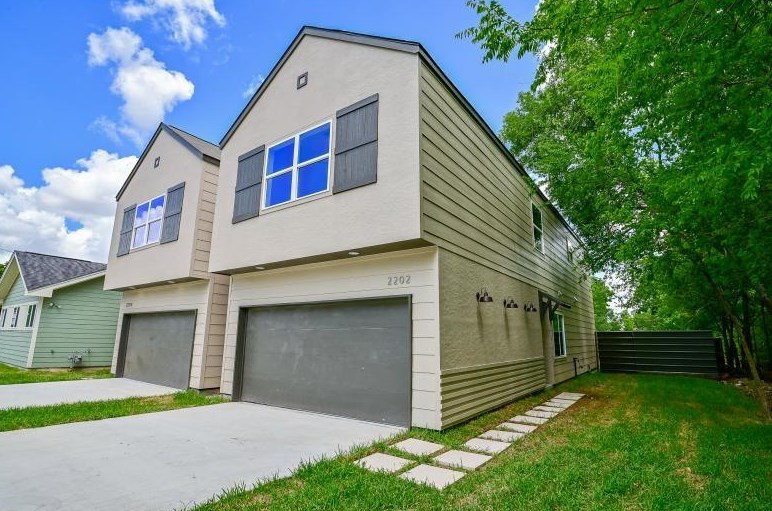 2202 Wavell St, Houston, TX 77088-4628