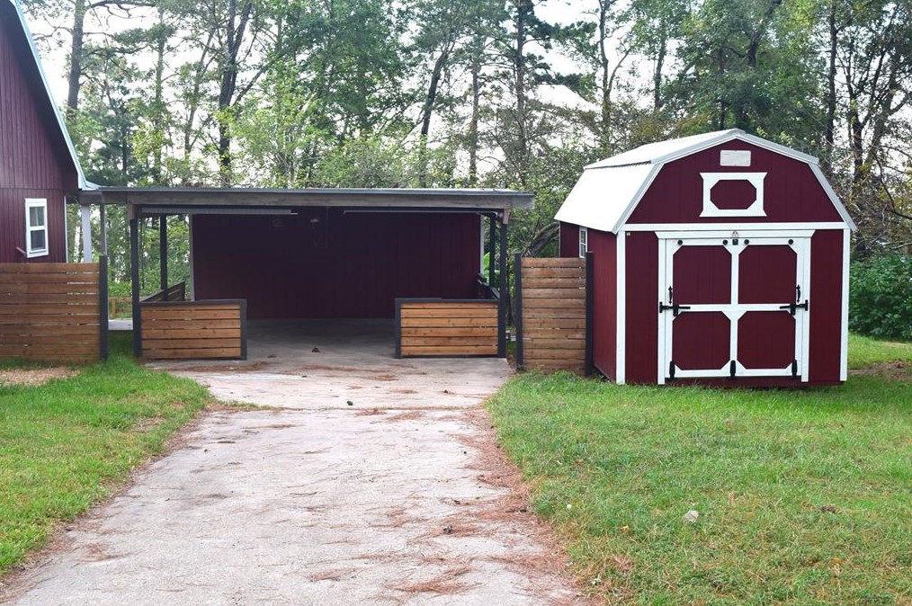 148 High Dr, Pointblank, TX 77364