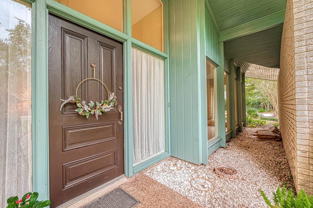 818 Saybrook Ln, Houston, TX 77024
