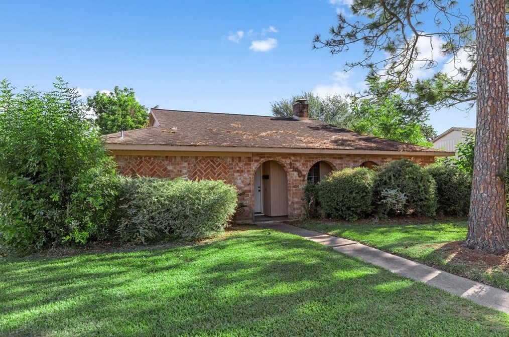 11907 Kirknoll Dr, Houston, TX 77089-3227