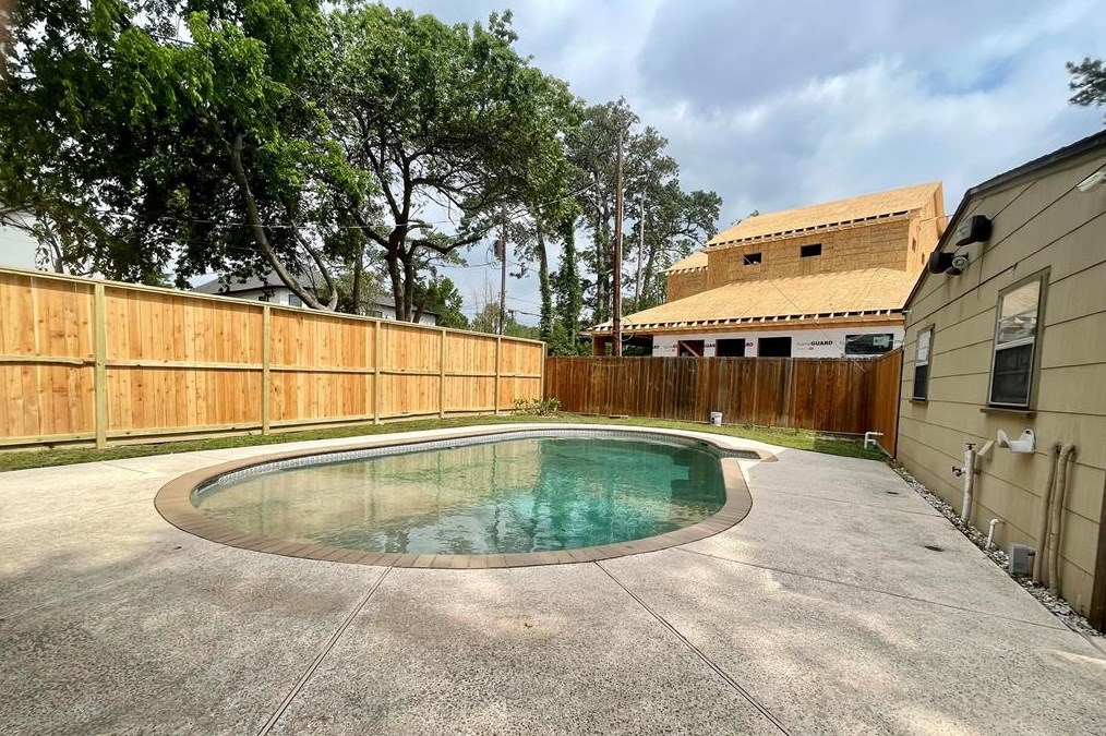 1428 W 43rd St, Houston, TX 77018