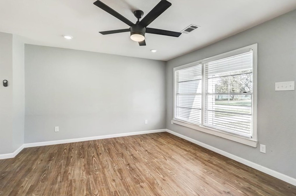 2003 Amelia St, Baytown TX  77520-6842 exterior