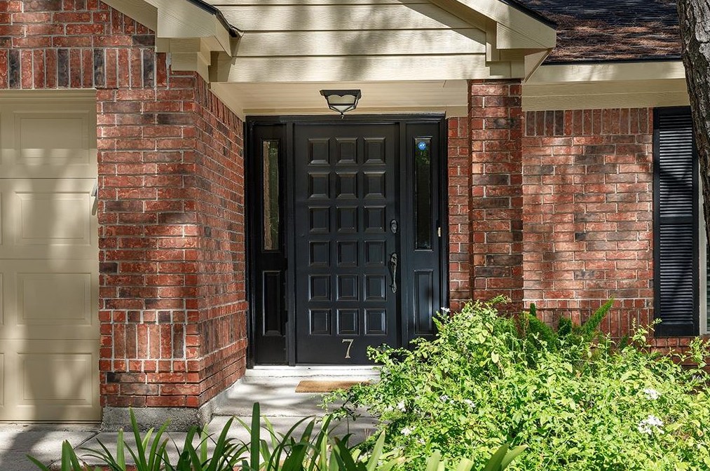 7 Village Knoll Pl, Spring TX  77381-4419 exterior