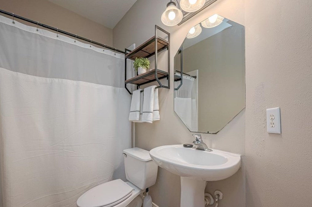17027 Cross Spg Dr, Houston TX  77095-4709 exterior