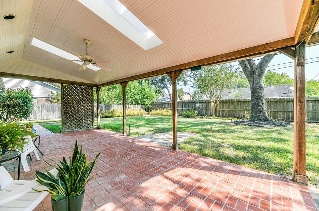 11227 Sagepark Ln, Houston TX  77089-4518 exterior