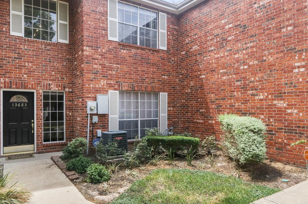 13683 Garden Grove Ct, Houston, TX