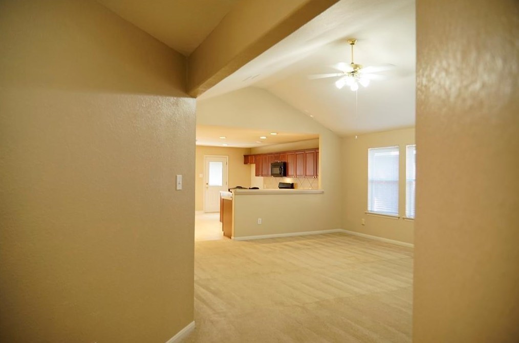226 W Misty Dawn Dr, Conroe, TX 77385