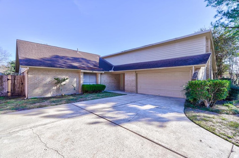 15706 Stoney Fork Dr, Houston, TX 77084