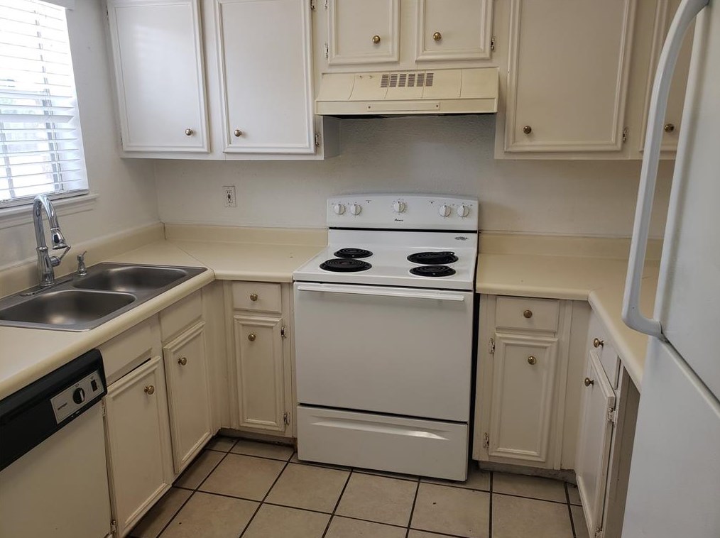 12824 Shannon Hills Dr, Houston, TX 77099