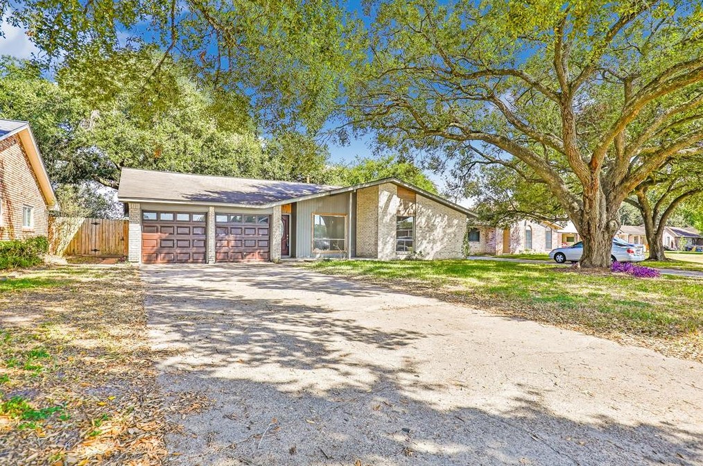 603 Sharon Dr, Humble, TX 77338