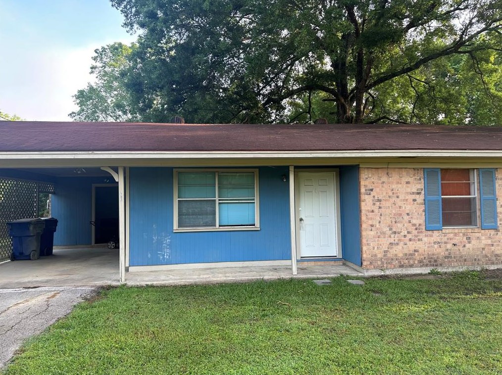 703 Dennis St, Pine Valley, TX 75941