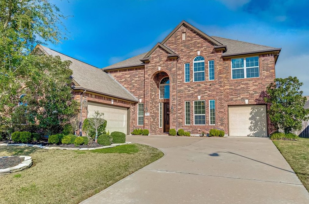 9915 St Romain Dr, Katy, TX 77494