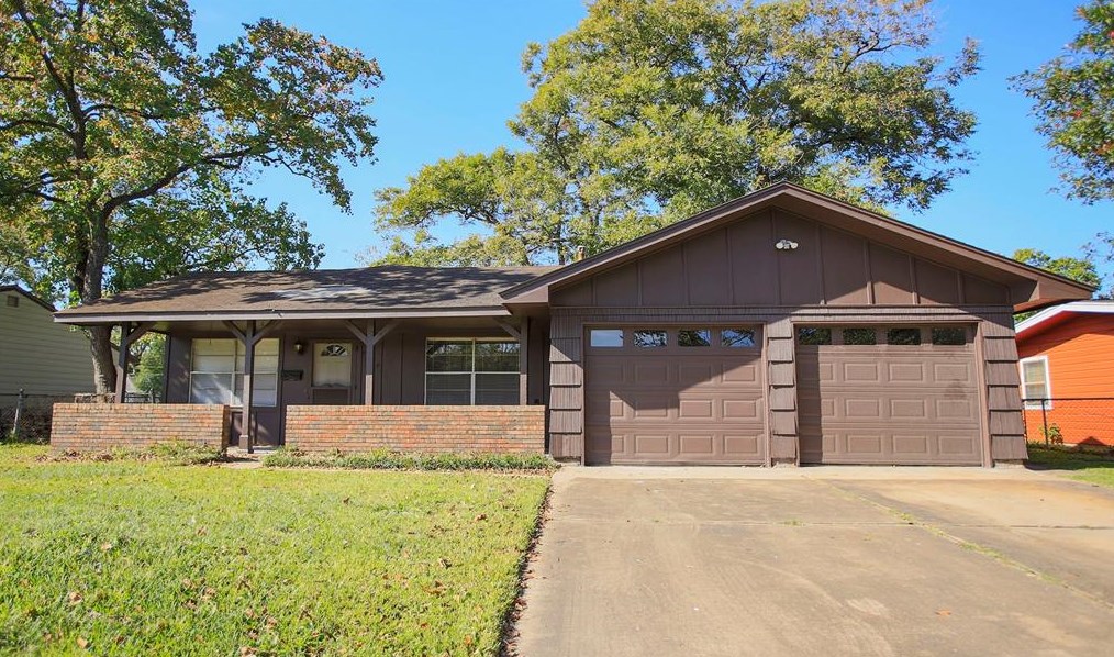 5827 Black Oak Dr, Houston, TX 77092