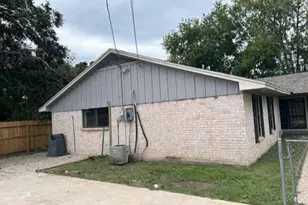 1200 Rugeley St, Bay City, TX 77414 - Photo 2