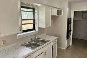 1200 Rugeley St, Bay City, TX 77414 - Photo 8