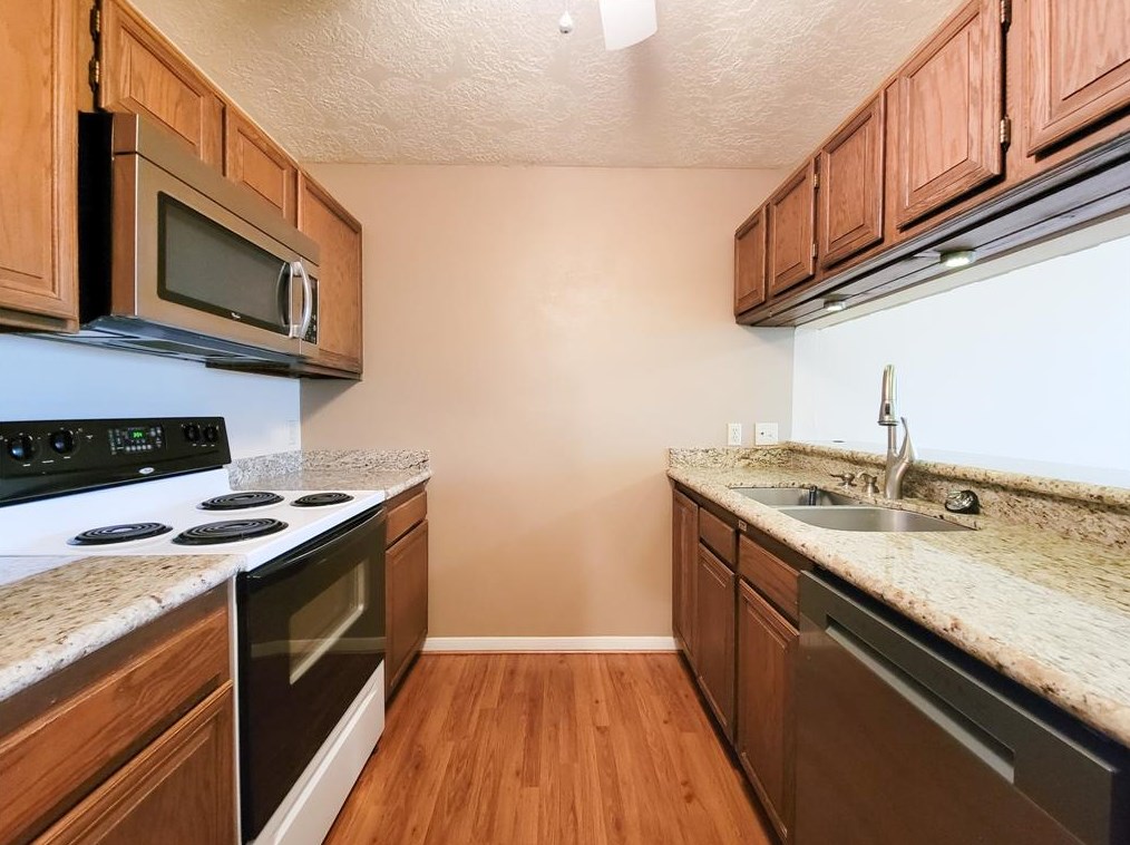 11813 Southlake Dr, Houston TX  77077-6762 exterior