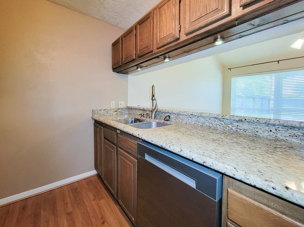 11813 Southlake Dr, Houston TX  77077-6762 exterior