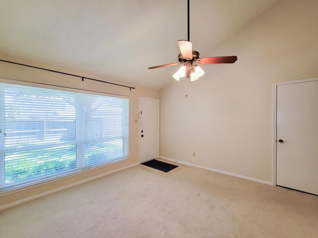 11813 Southlake Dr, Houston TX  77077-6762 exterior
