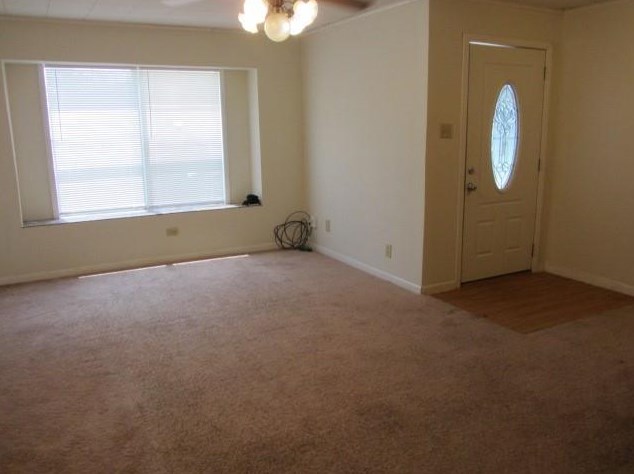1308 16th St, Huntsville, TX 77340