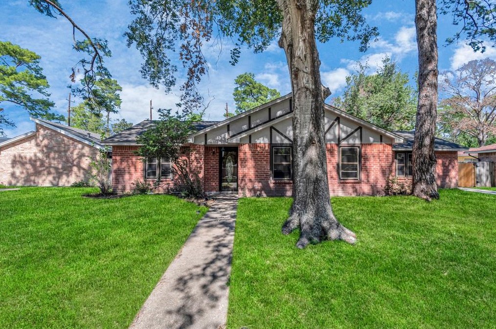 12418 Advance Dr, Houston, TX 77065