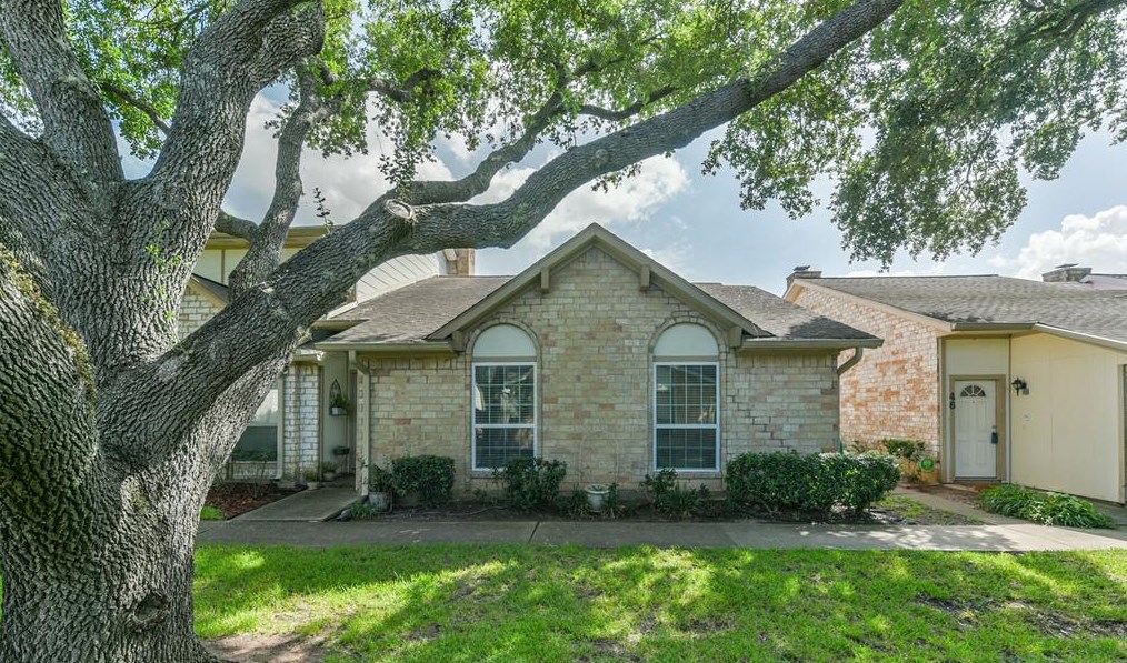 44 Brighton Ct, Missouri City TX  77459-1912 exterior