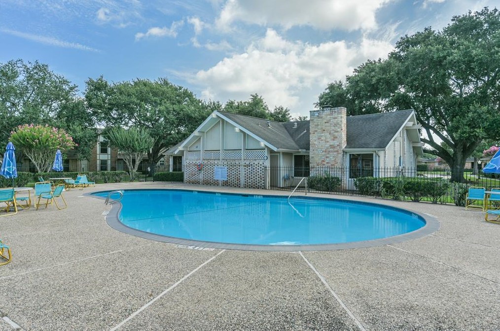 44 Brighton Ct, Missouri City TX  77459-1912 exterior