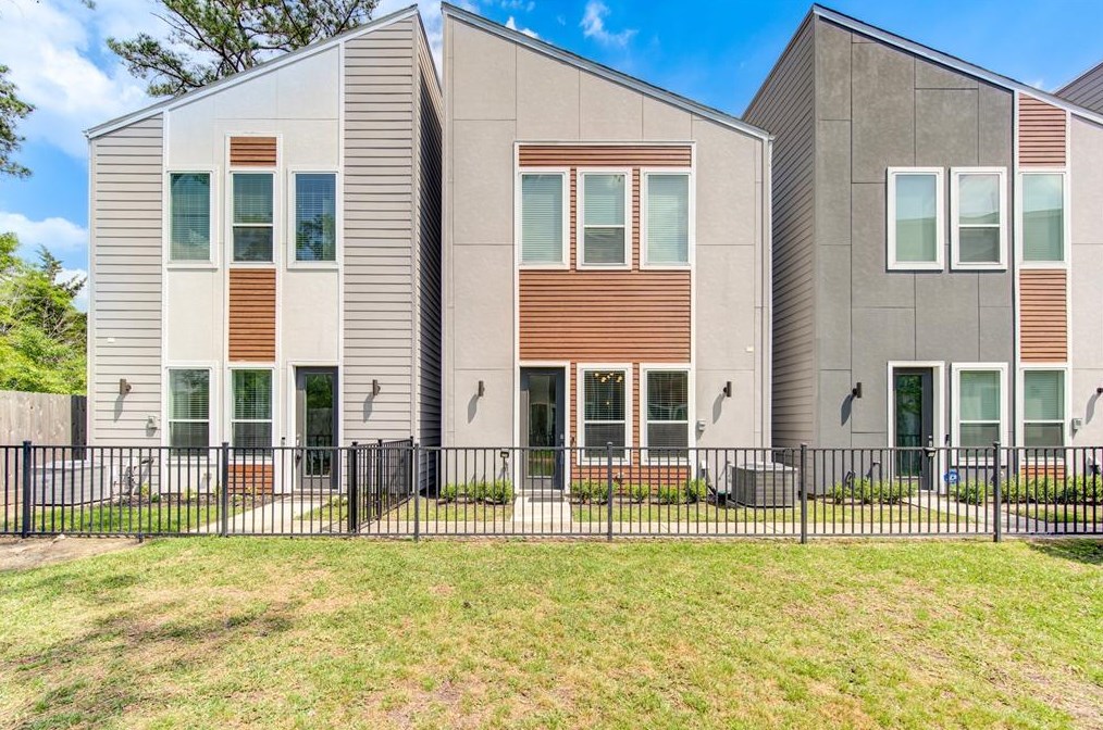 564 Janisch Rd, Houston TX  77018-2212 exterior