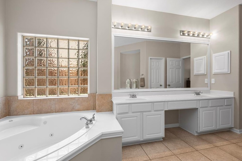 6506 Pne Reserve Dr, Spring TX 77389-4256 exterior