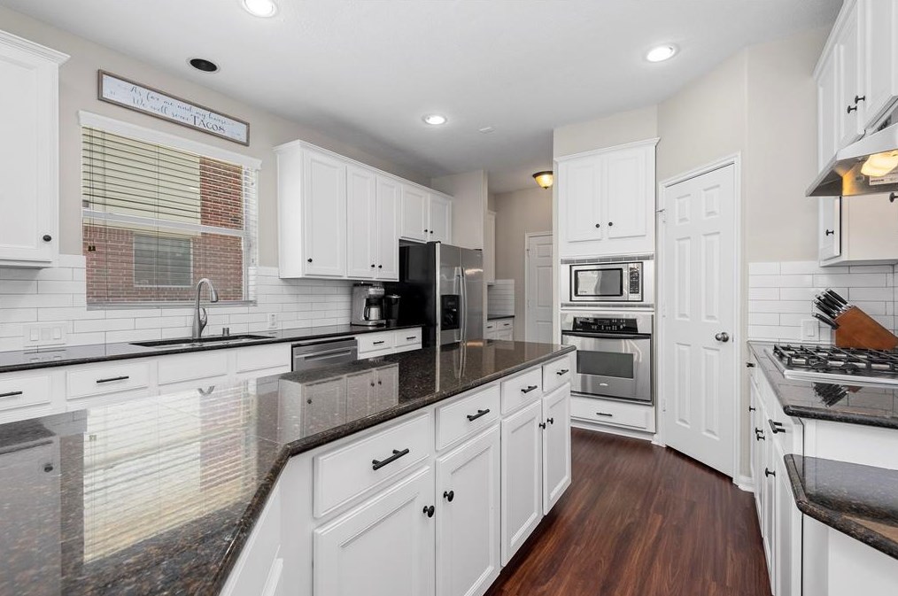 6506 Pne Reserve Dr, Spring TX 77389-4256 exterior