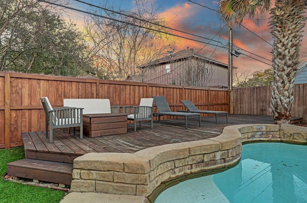 978 Chamboard Ln, Houston TX  77018-3200 exterior