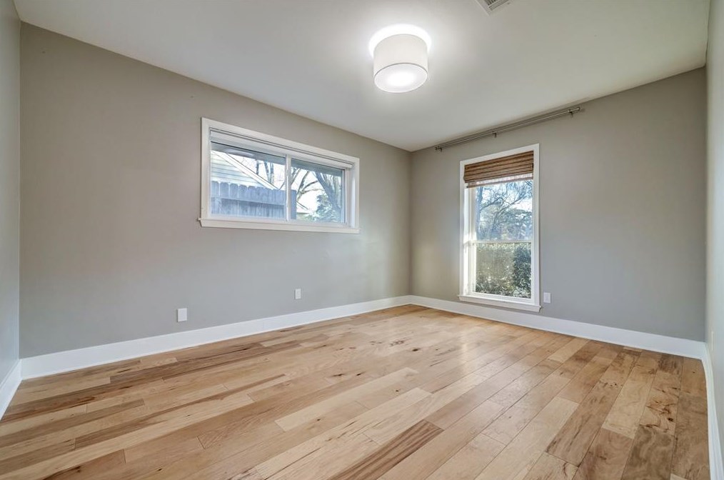 978 Chamboard Ln, Houston TX  77018-3200 exterior