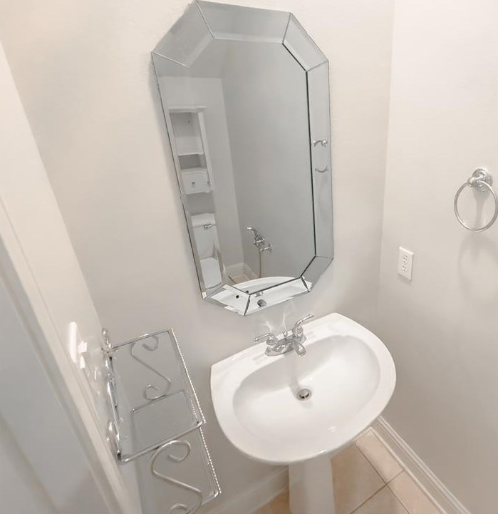 5351 Mcculloch Cir, Houston TX  77056-6618 exterior