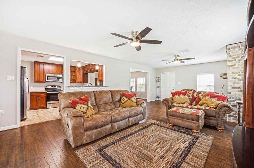 2226 103rd St, Galveston, TX 77554