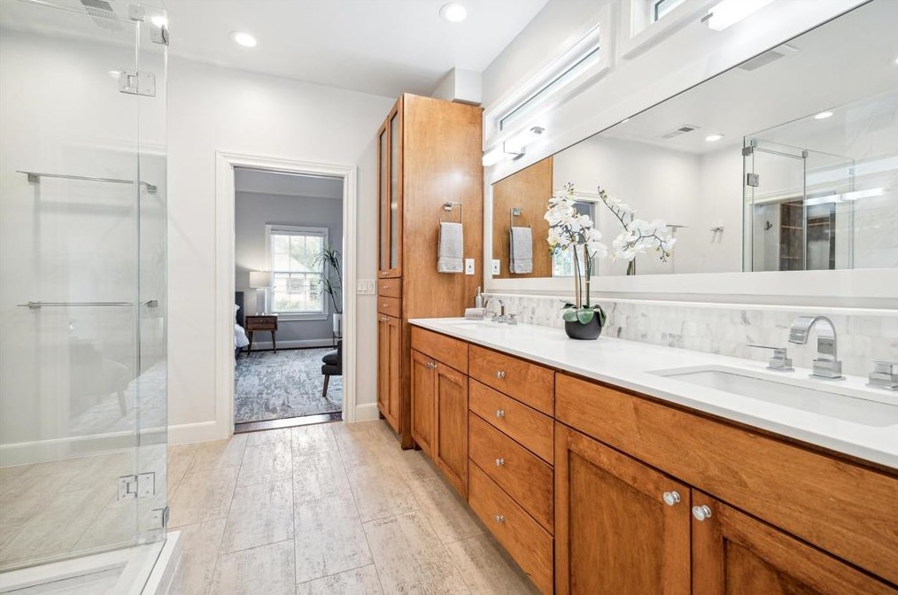 4033 Coleridge St, Houston TX  77005-2725 exterior