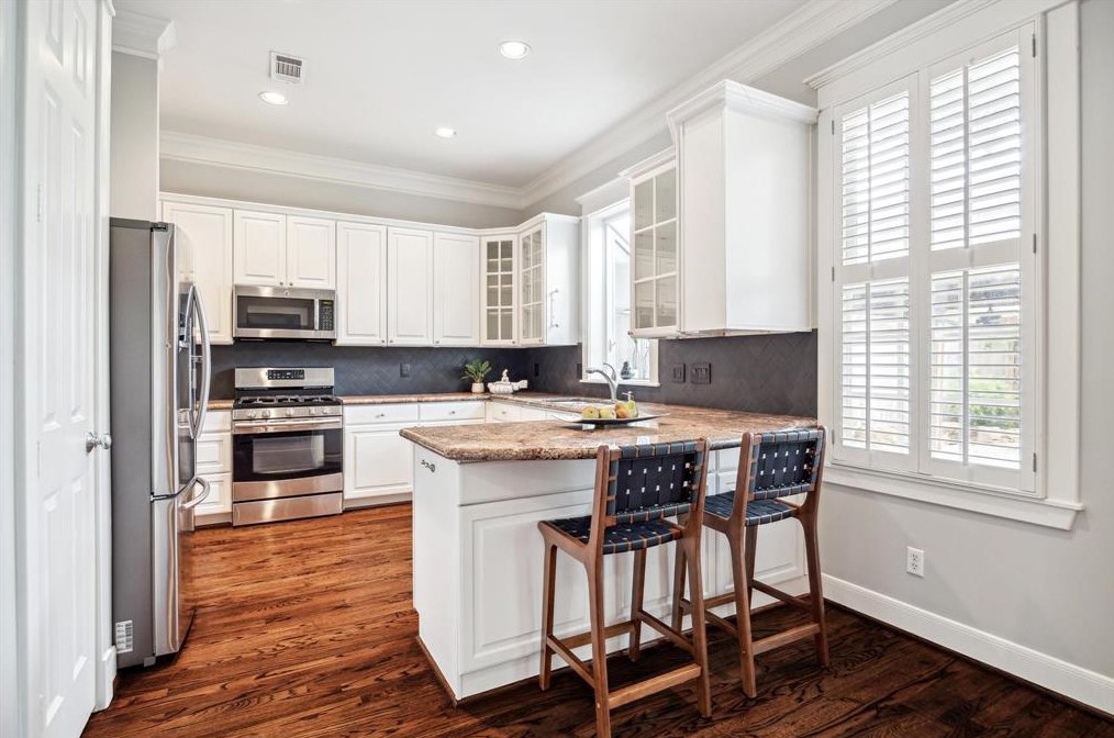 4033 Coleridge St, Houston TX  77005-2725 exterior