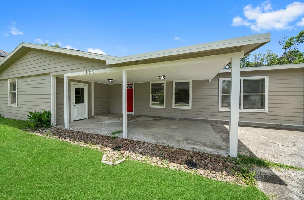 323 Seagrove St, Morgans Point, TX 77571