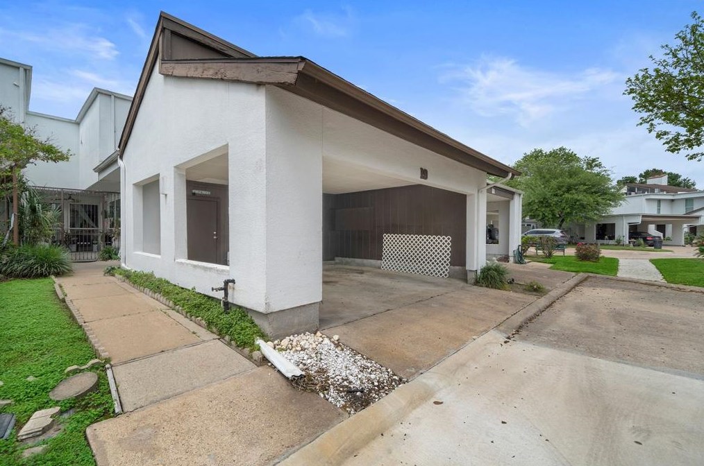7655 S Braeswood Blvd #19, Houston, TX 77071