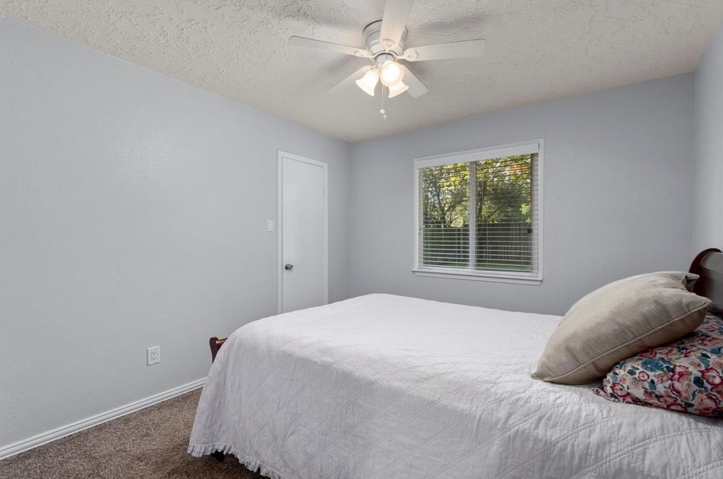 4907 Larksong Ln, Spring TX 77388-3836 exterior