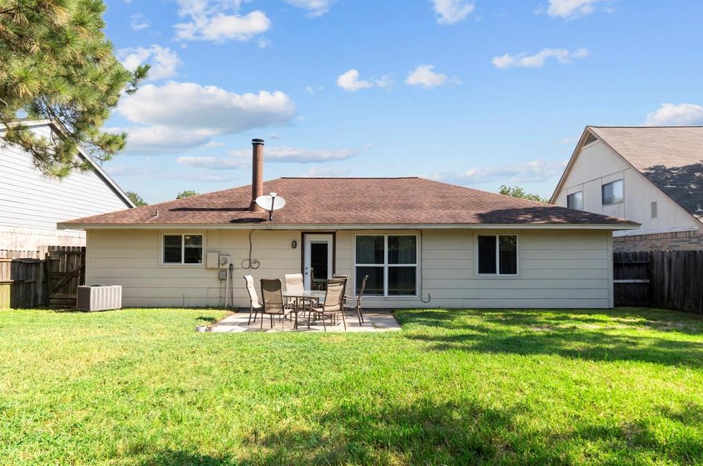 4907 Larksong Ln, Spring TX 77388-3836 exterior