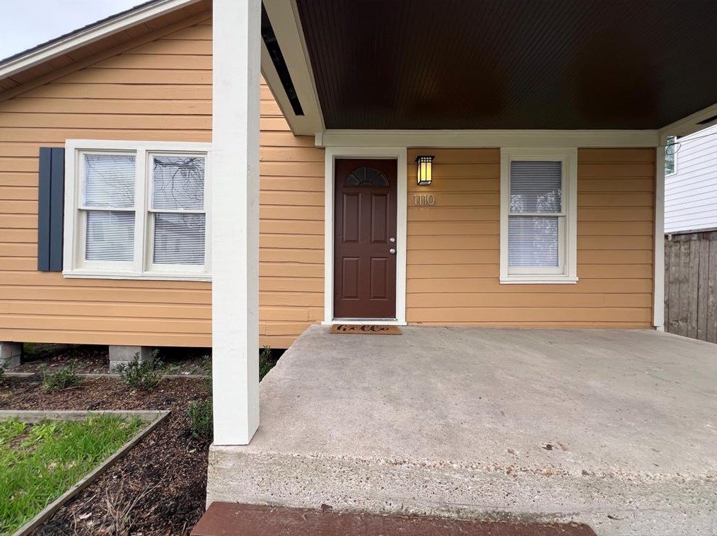 1110 27th St, Houston, TX 77009-1104