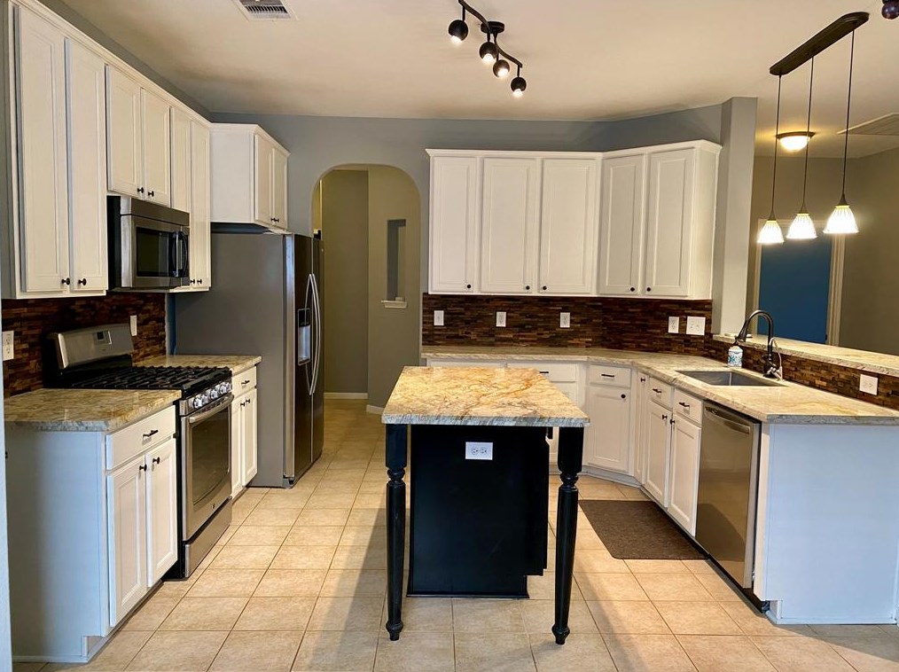 2827 Mustang Hill Ln, Katy, TX 77449