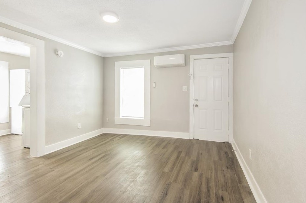 1401 Collier St, Houston TX  77023-2016 exterior
