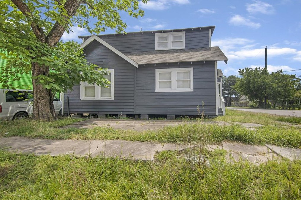 1401 Collier St, Houston TX  77023-2016 exterior