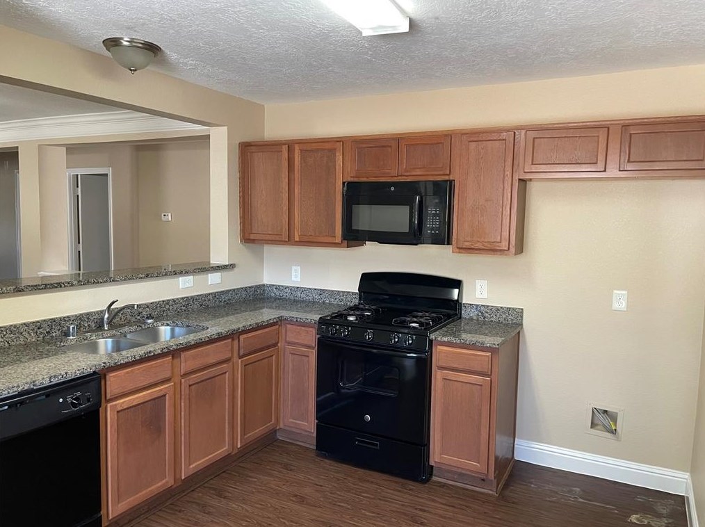 19055 Remington Bend Dr, Houston TX  77073-4461 exterior