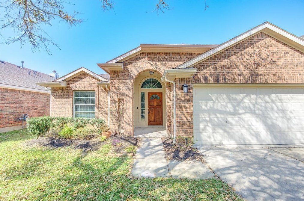 25834 Chapman Falls Dr, Richmond, TX 77406