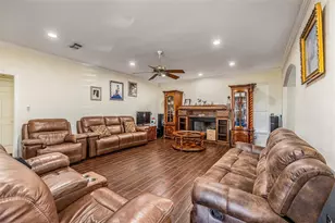 8625 Hadden Rd, Baytown, TX 77521 - Photo 16