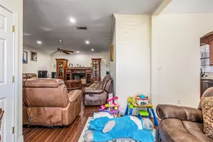 8625 Hadden Rd, Baytown, TX 77521 - Photo 14