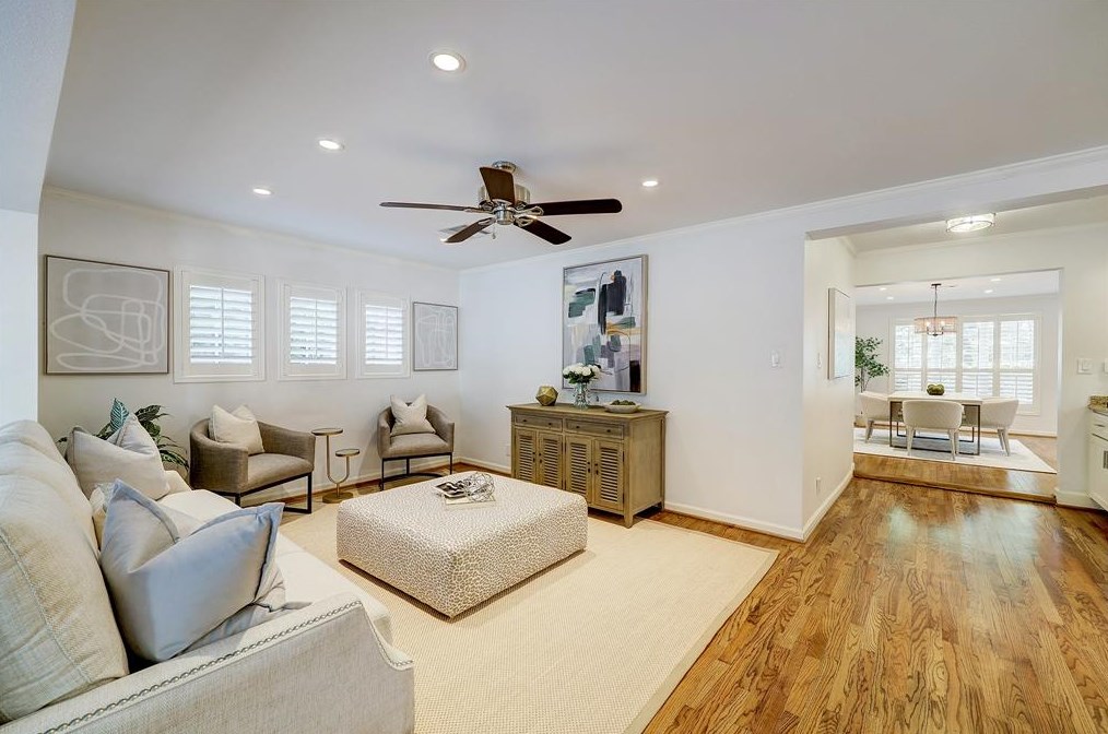 1811 Hewitt Dr, Houston TX  77092-5120 exterior