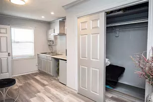 1015 11th St, Galveston, TX 77550 - Photo 4