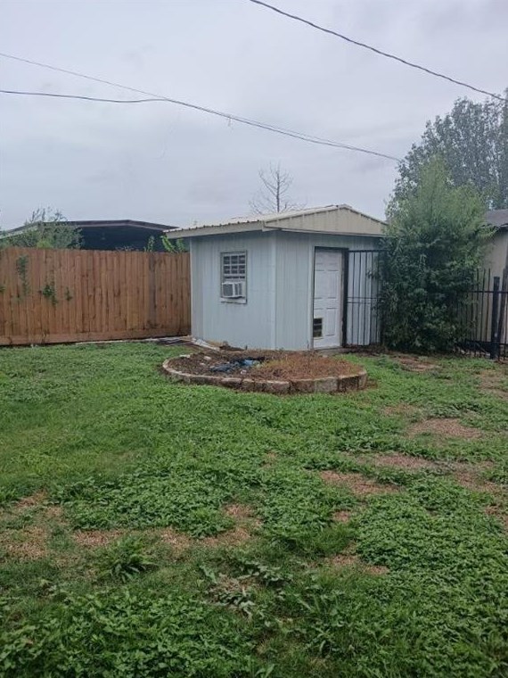 3830 San Pedro St, Houston TX  77013-3839 exterior
